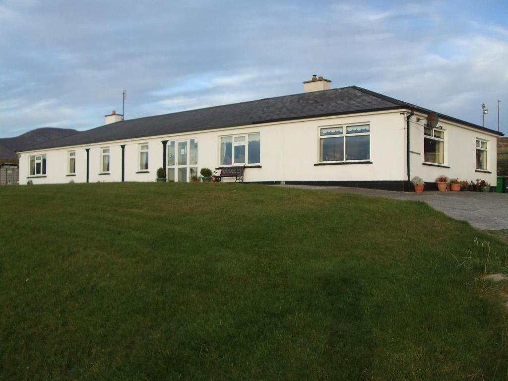 Achill West Coast House Bed & Breakfast Dooagh Bagian luar foto