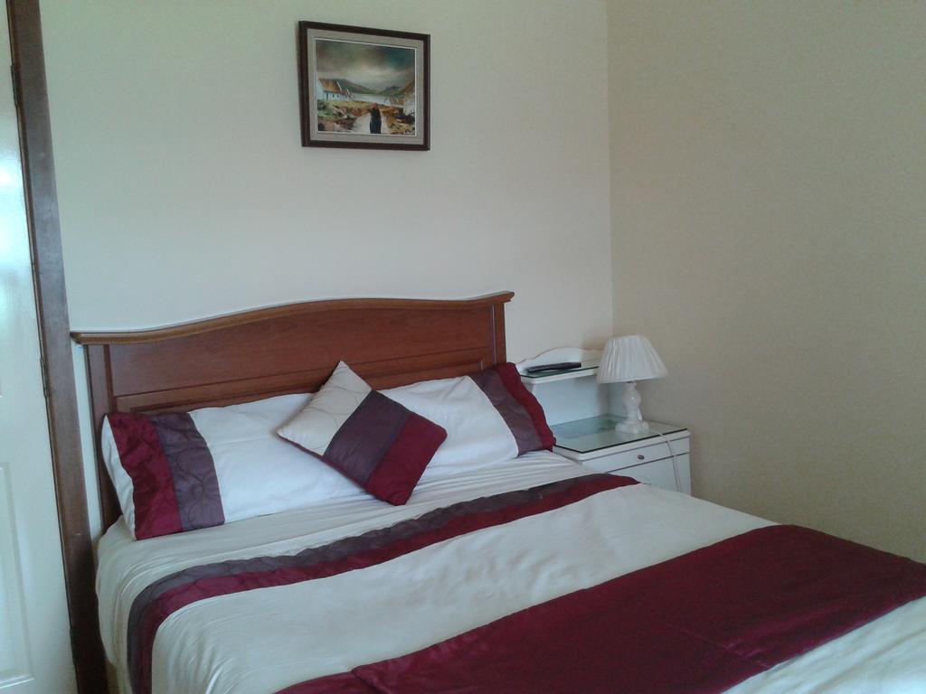 Achill West Coast House Bed & Breakfast Dooagh Bagian luar foto