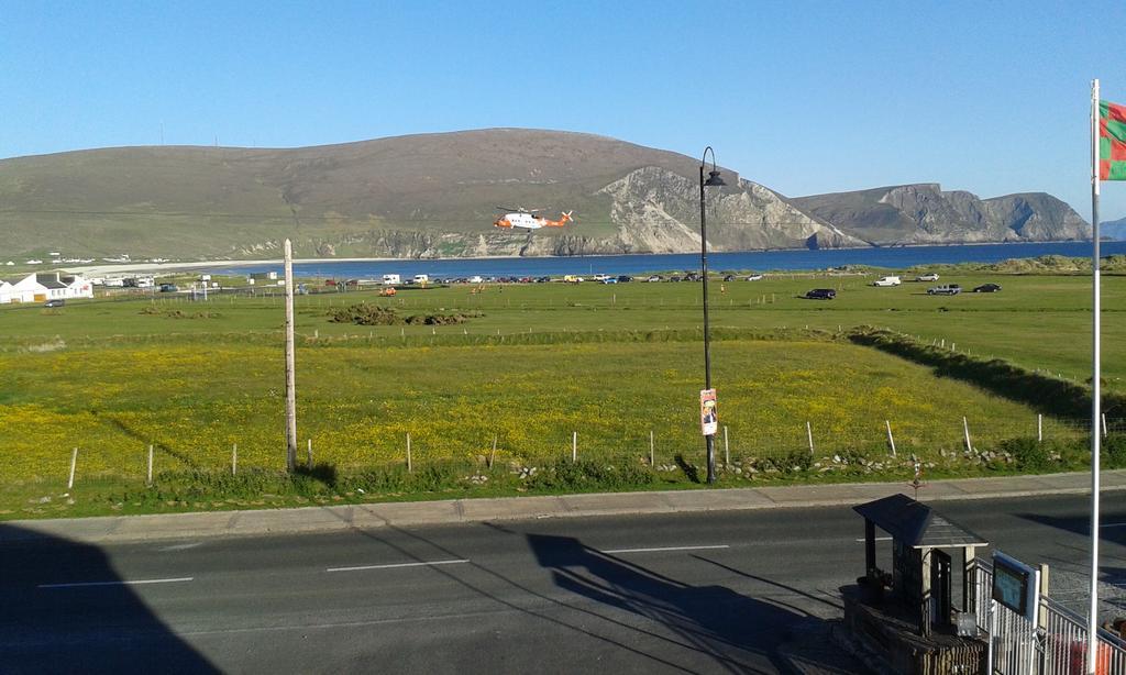 Achill West Coast House Bed & Breakfast Dooagh Bagian luar foto