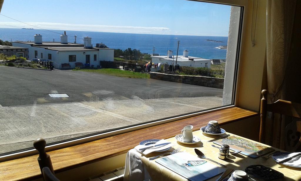 Achill West Coast House Bed & Breakfast Dooagh Bagian luar foto