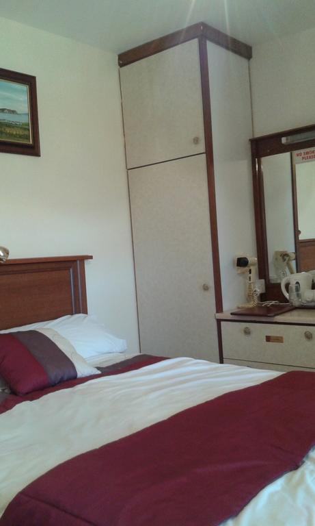 Achill West Coast House Bed & Breakfast Dooagh Bagian luar foto