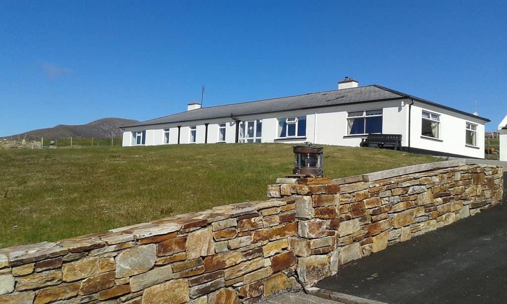 Achill West Coast House Bed & Breakfast Dooagh Bagian luar foto