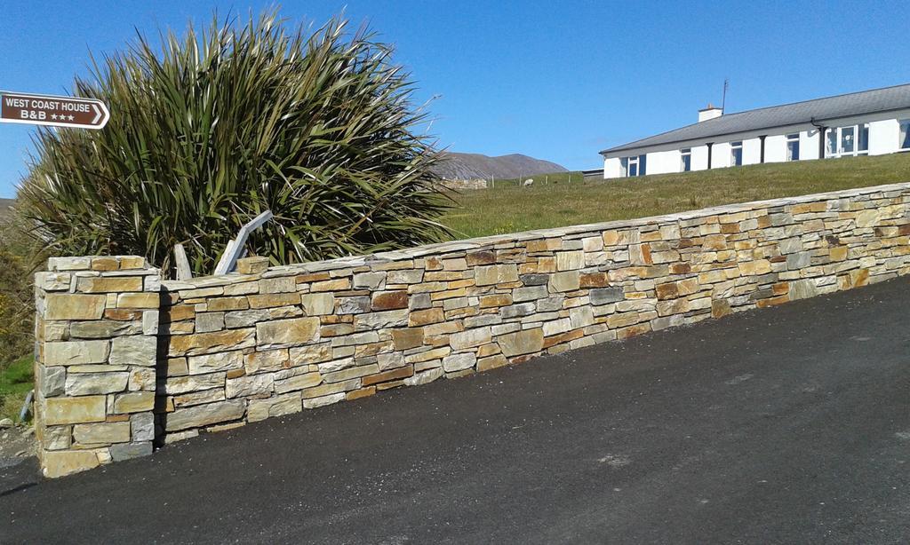 Achill West Coast House Bed & Breakfast Dooagh Bagian luar foto