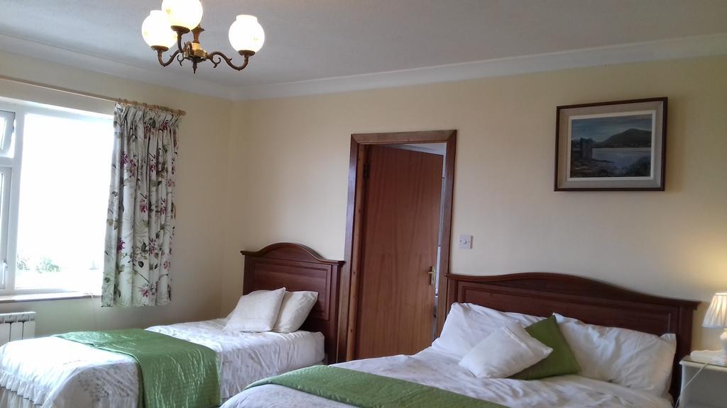 Achill West Coast House Bed & Breakfast Dooagh Bagian luar foto